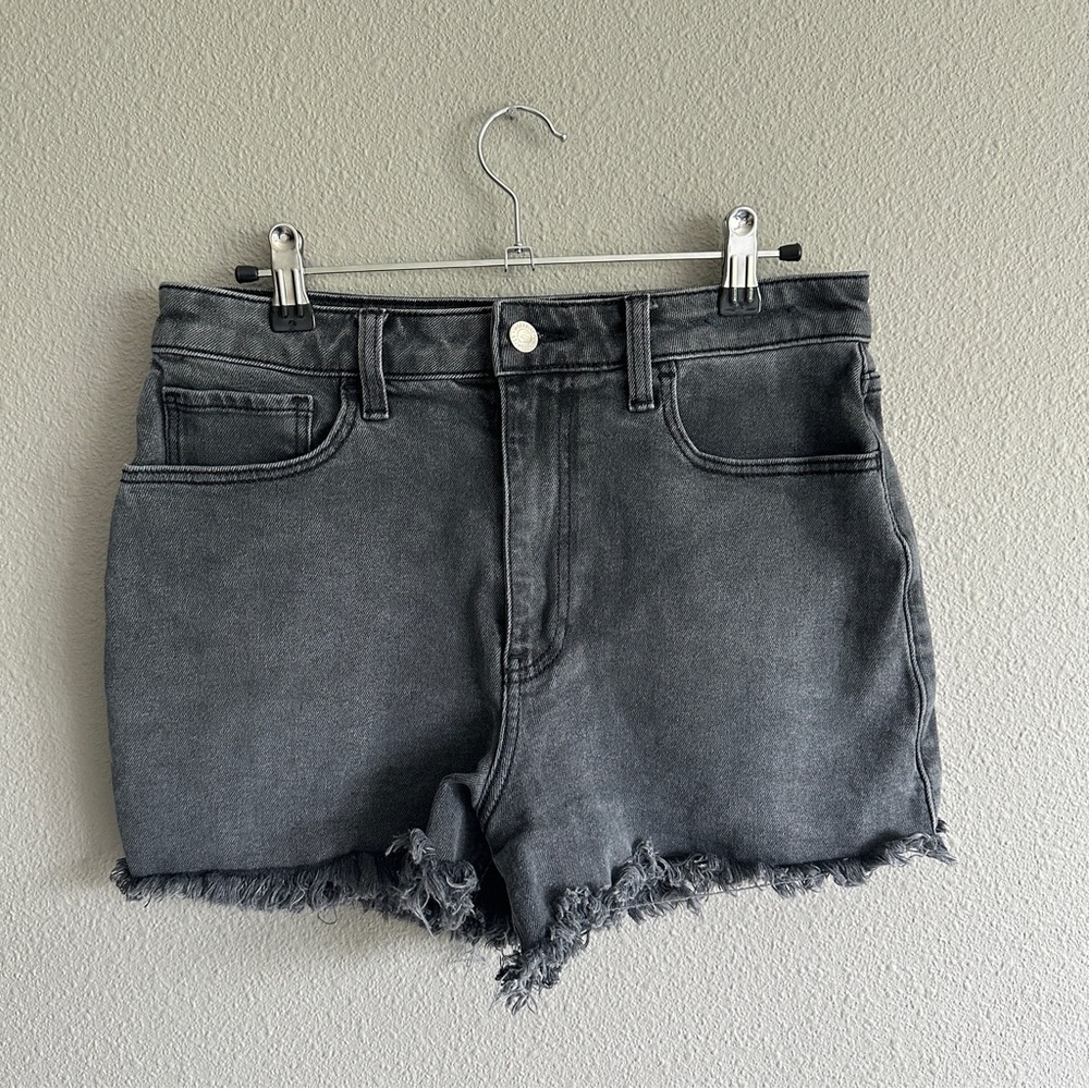 Hollister Gray Ultra High Rise Mom Short 3” 28 - Picture 1 of 11